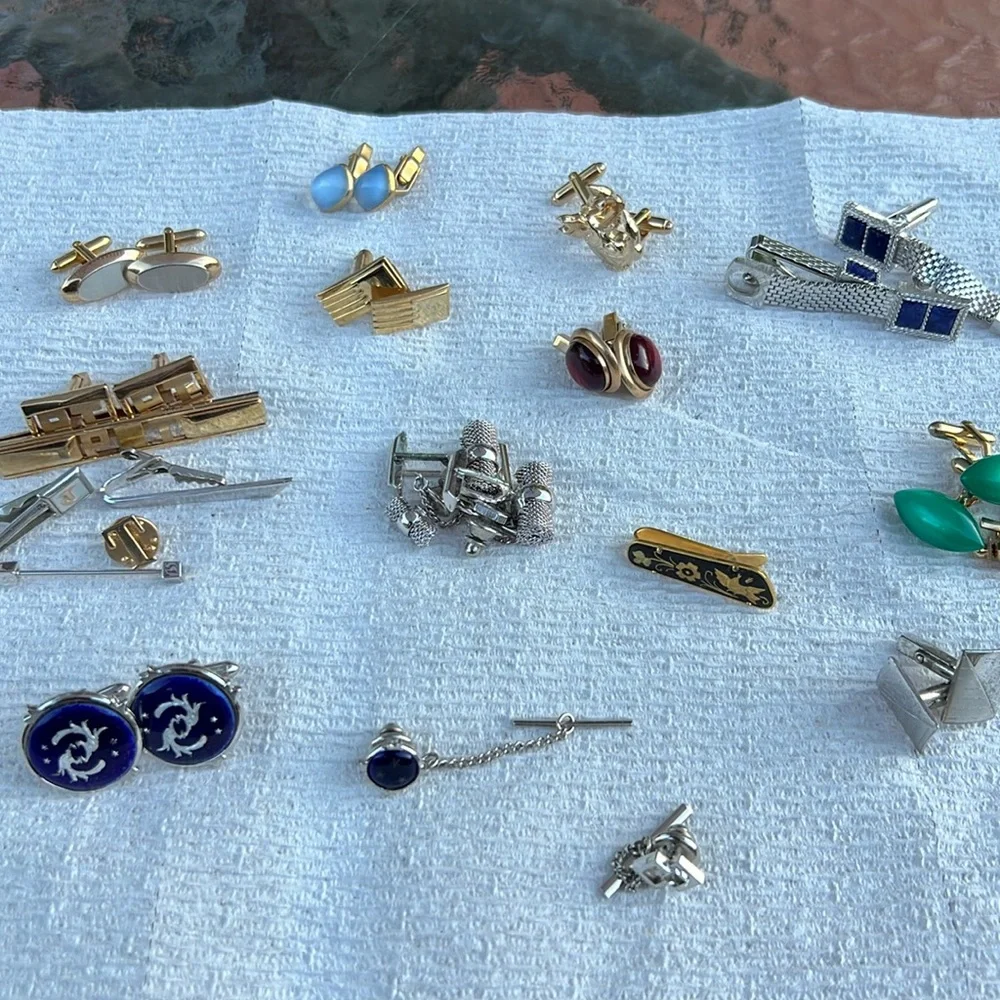 VTG cufflinks, and tie clips, 5 pair SWANK